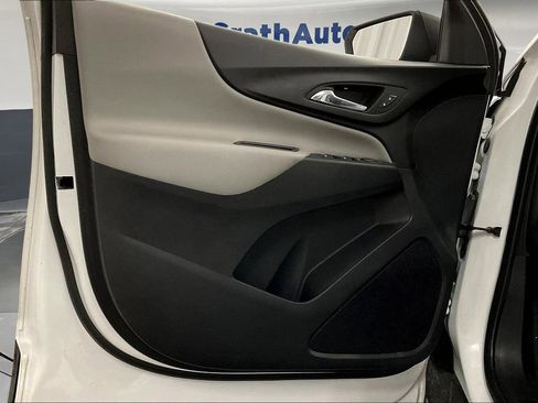 Used 2022 Chevrolet Equinox LS image 26