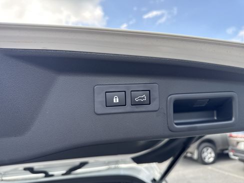 Certified 2026 Subaru Outback Premium AWD/4WD image 32