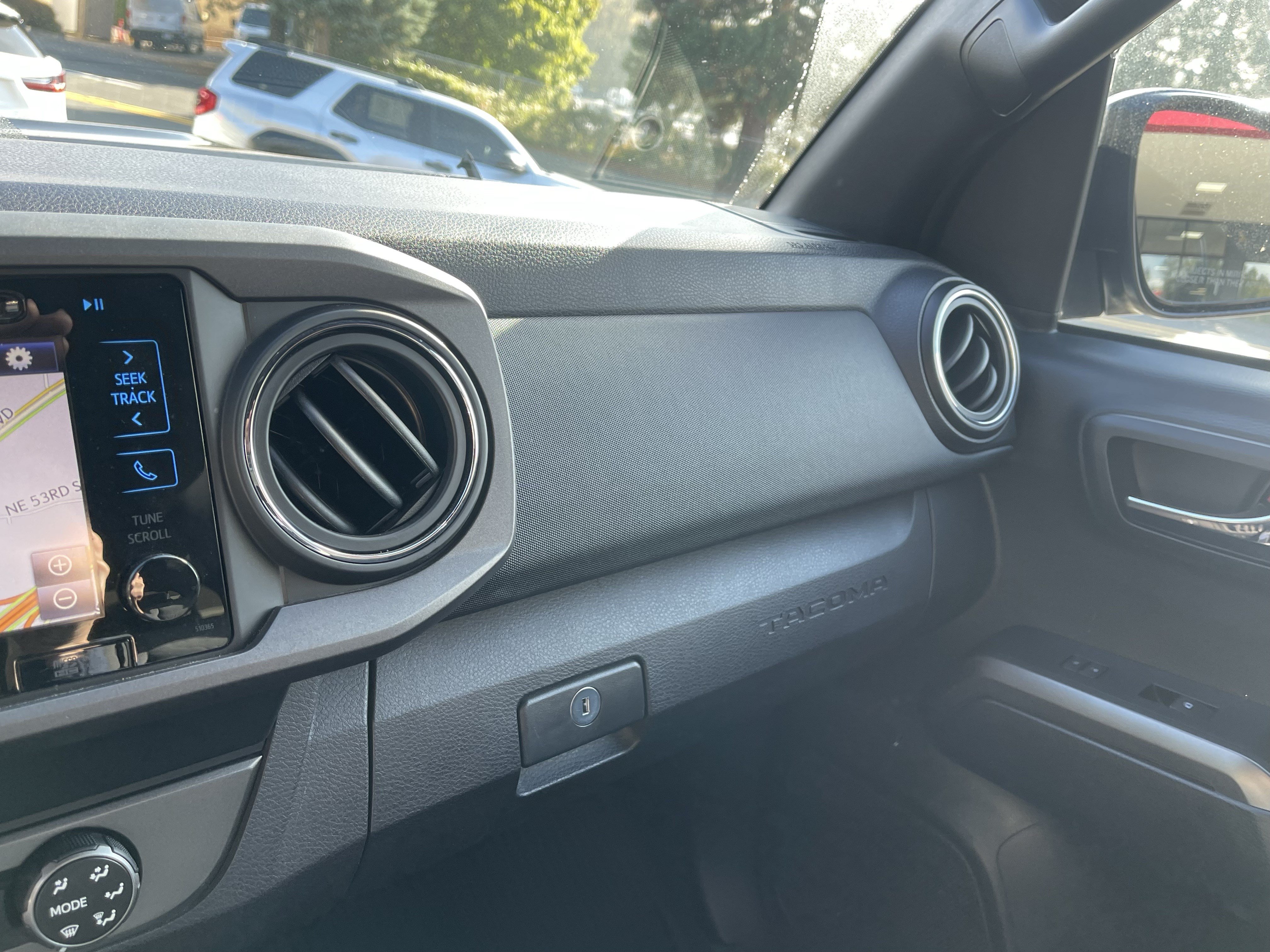 Certified 2019 Toyota Tacoma TRD Sport w/ Technology Package AWD/4WD image 22