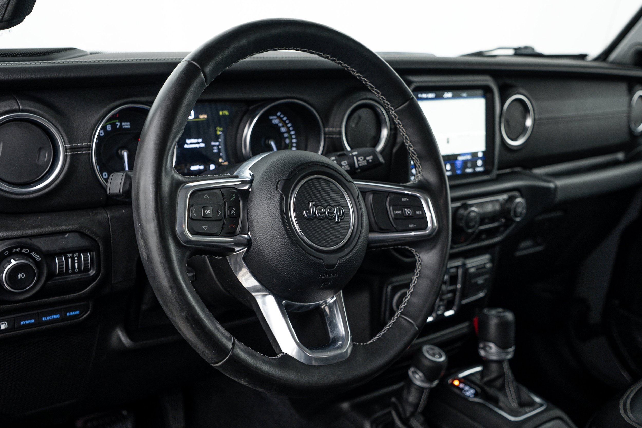 Used 2021 Jeep Wrangler Unlimited Sahara w/ Cold Weather Group AWD/4WD image 9