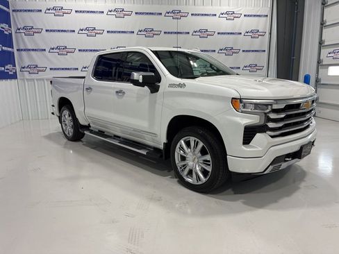 Used 2025 Chevrolet Silverado 1500 High Country w/ Technology Package image 13