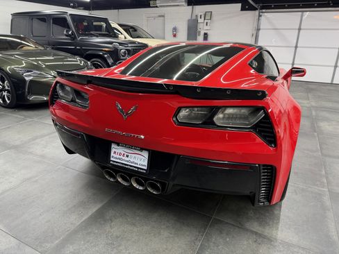 Used 2015 Chevrolet Corvette Z06 w/ 3LZ Preferred Equipment Group image 6