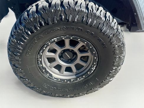 Used 2022 Jeep Wrangler Unlimited Rubicon AWD/4WD image 11