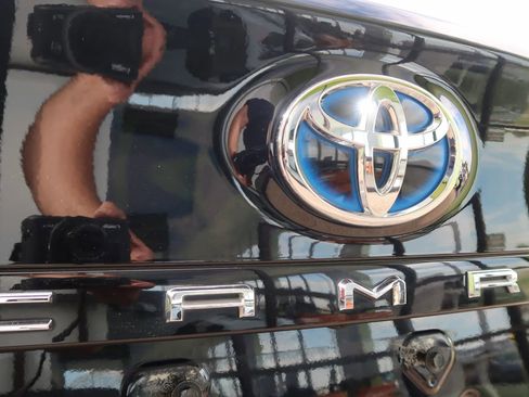 Used 2023 Toyota Camry XLE w/ Navigation Package image 52