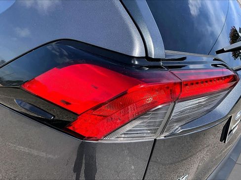 Used 2021 Toyota RAV4 XLE Premium FWD image 30