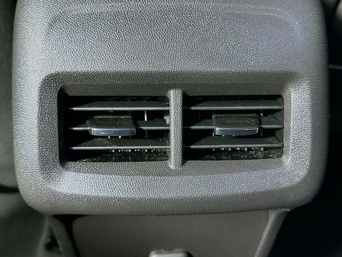 Used 2024 GMC Terrain SLE image 24