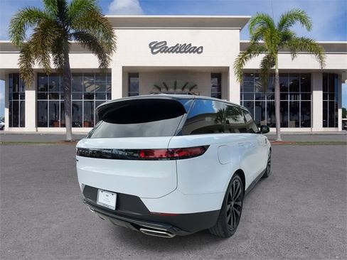 Used 2025 Land Rover Range Rover Sport SE image 13