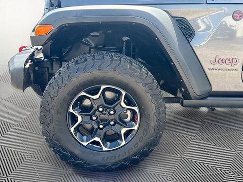 Used 2023 Jeep Wrangler Unlimited Rubicon AWD/4WD image 36