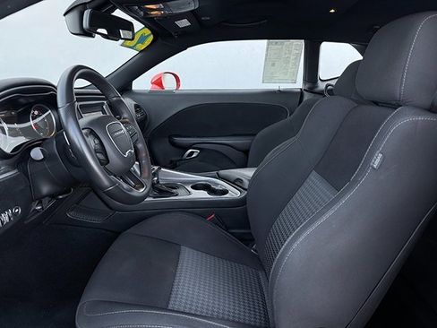 Used 2022 Dodge Challenger R/T image 18