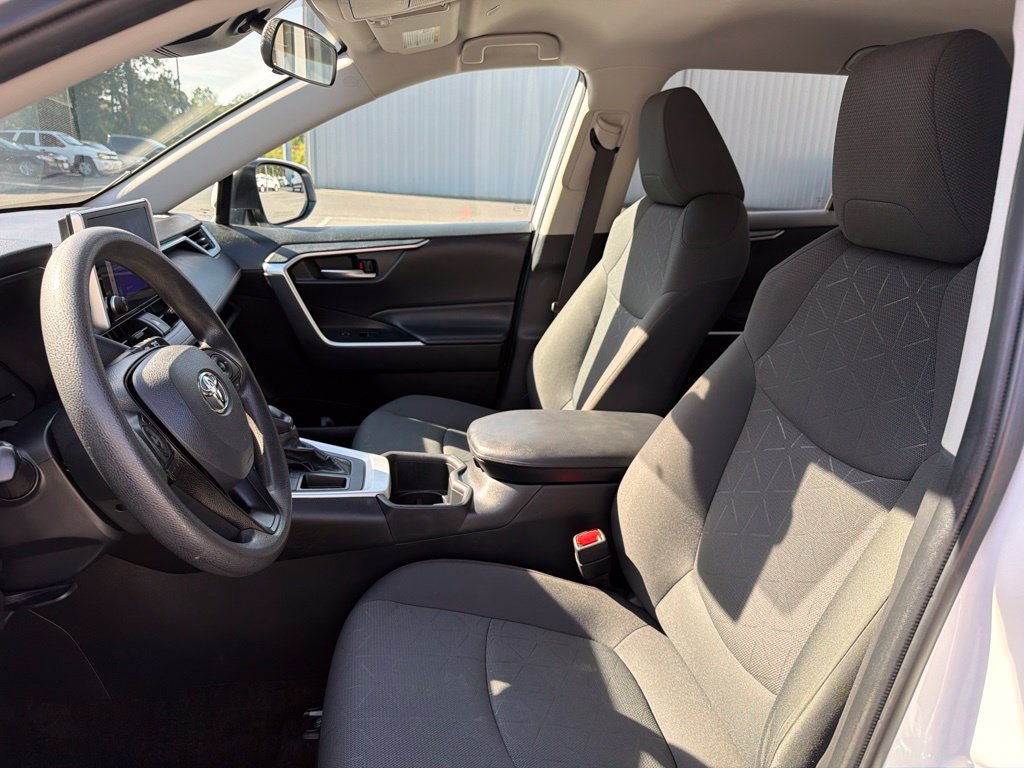 Used 2024 Toyota RAV4 XLE FWD image 18