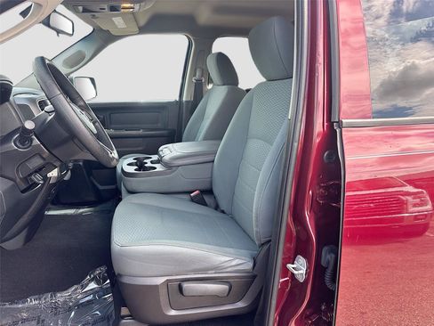 Used 2016 RAM 1500 Express RWD image 19