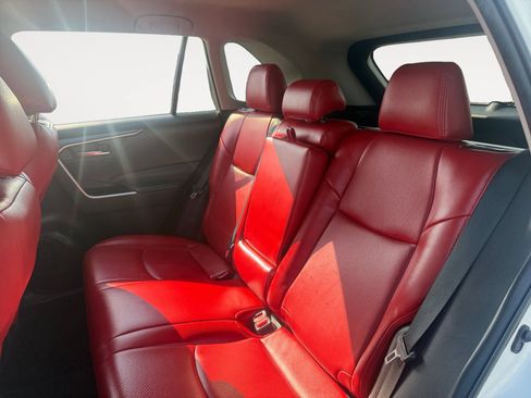 Certified 2021 Toyota RAV4 XLE w/ Carpet Mat Package (TMS) FWD image 13