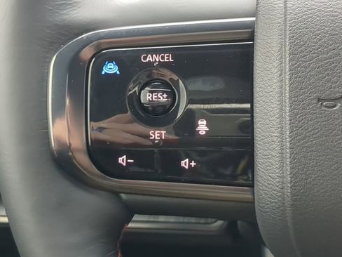 Used 2025 Nissan Armada PRO-4X image 23