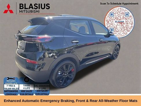 Used 2023 Chevrolet Bolt EUV Premier w/ Sun & Sound Package FWD image 18