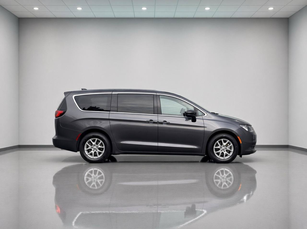 Used 2023 Chrysler Voyager LX FWD image 7