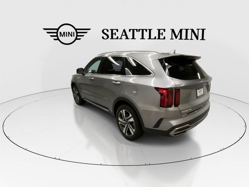 Used 2023 Kia Sorento EX w/ Panoramic Sunroof Package image 8