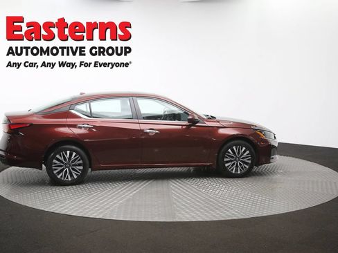 Used 2024 Nissan Altima 2.5 SV w/ SV Premium Package AWD/4WD image 40