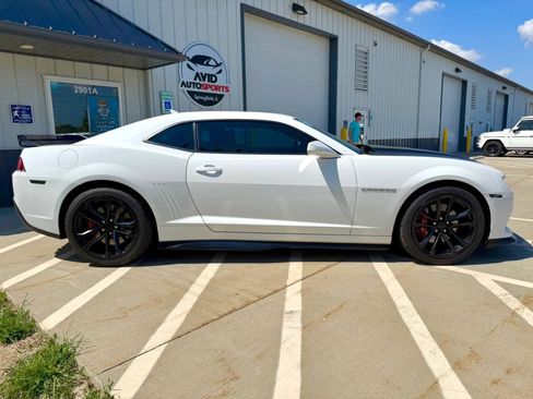 Used 2015 Chevrolet Camaro SS w/ SS Performance Package RWD image 9