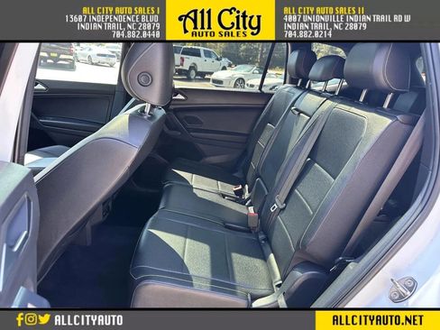 Used 2021 Volkswagen Tiguan SE image 11