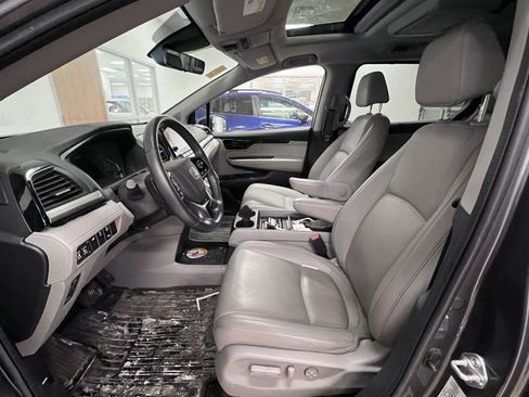 Used 2023 Honda Odyssey Touring image 11