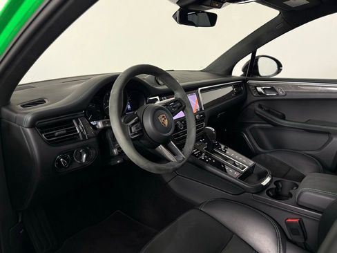 Used 2023 Porsche Macan GTS image 4