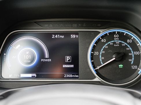 Used 2022 Nissan Leaf SV image 22