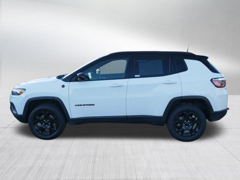 Used 2023 Jeep Compass Trailhawk image 4