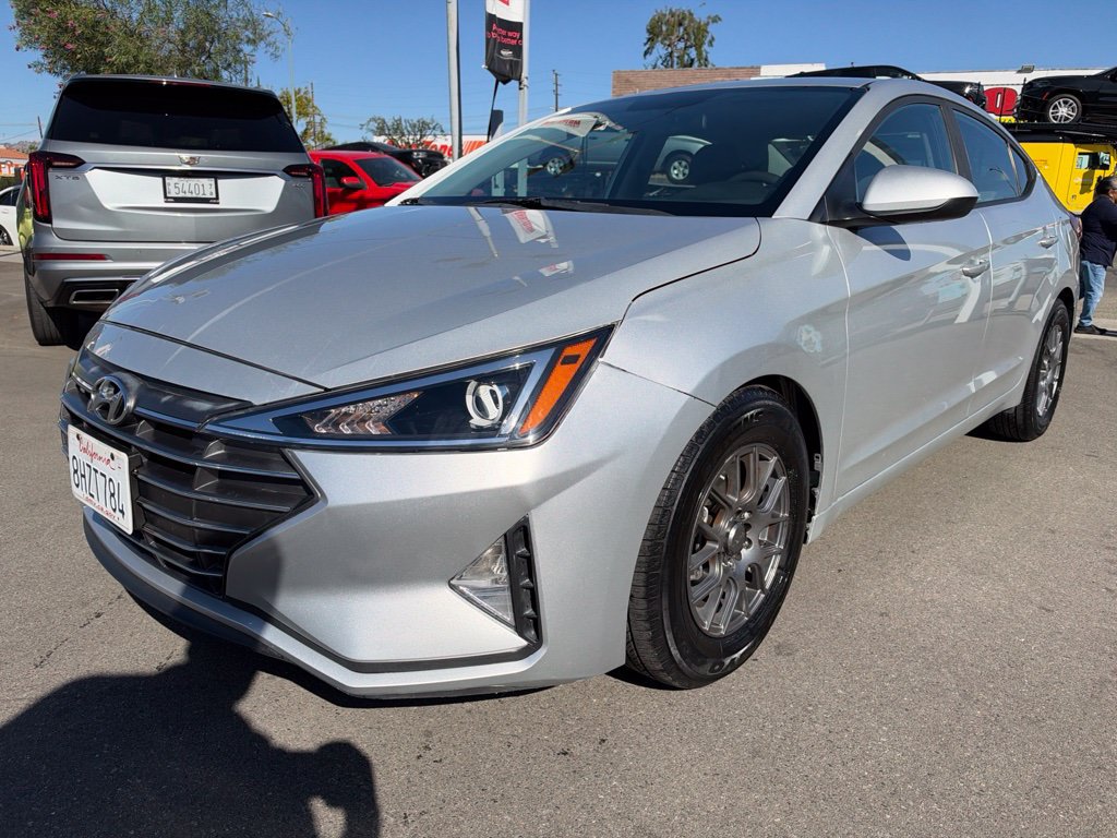 Used 2019 Hyundai Elantra SE FWD image 2