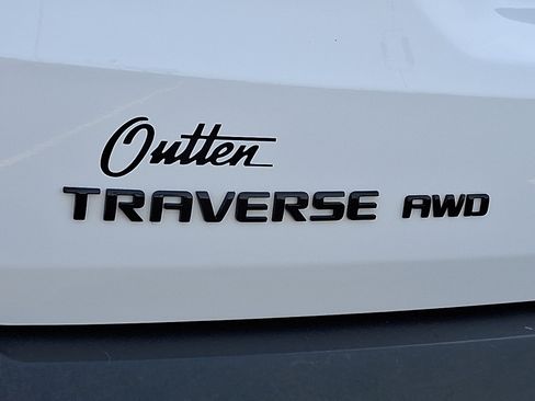 Used 2023 Chevrolet Traverse LT w/ Midnight/Sport Edition AWD/4WD image 30