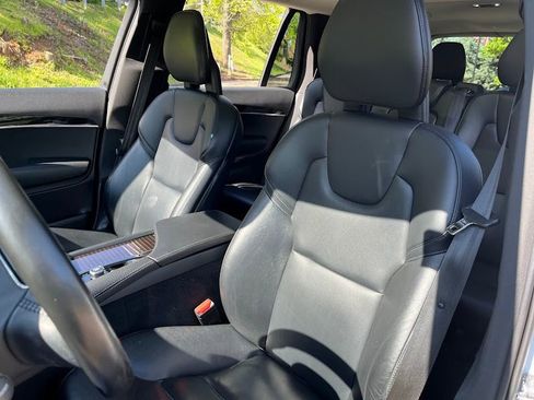Used 2018 Volvo XC90 T5 Momentum FWD image 9