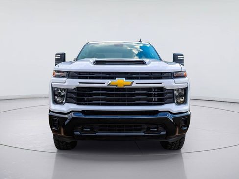 Used 2024 Chevrolet Silverado 2500 Custom w/ Custom Convenience Package AWD/4WD image 4