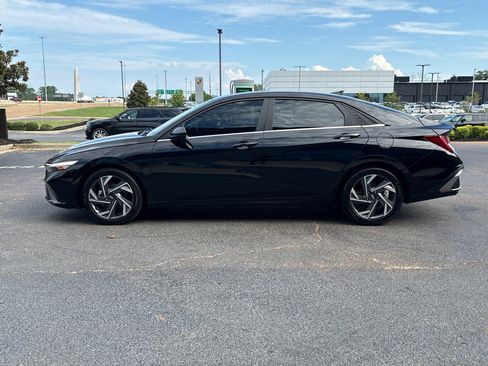 Used 2024 Hyundai Elantra SEL w/ Convenience Package FWD image 6