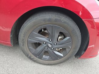 Certified 2022 Hyundai Elantra SEL w/ Preferred Accessory Package FWD video 2