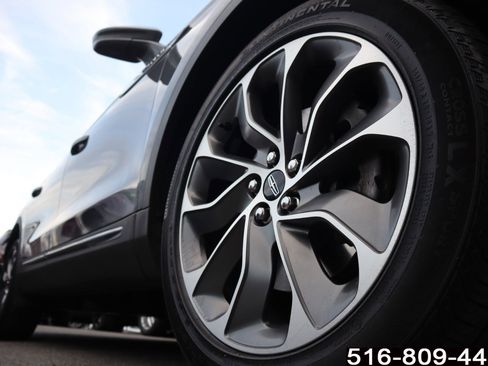 Used 2022 Lincoln Nautilus Reserve image 9