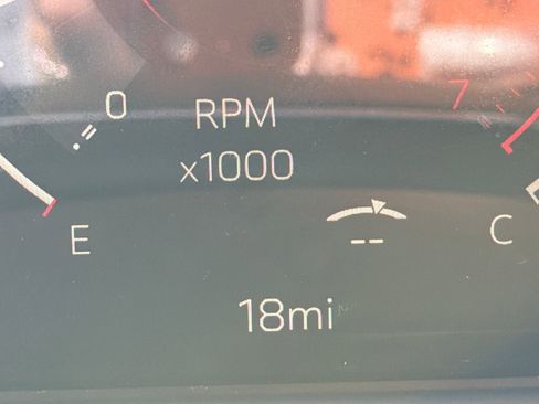 New 2026 GMC Acadia Elevation image 16