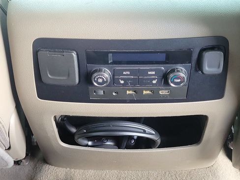 Used 2020 GMC Yukon SLT w/ Premium Edition RWD image 13