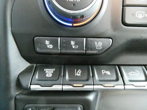 Certified 2022 Chevrolet Silverado 2500 LTZ w/ LTZ Premium Package image 27