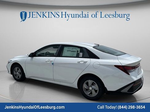 New 2026 Hyundai Elantra SE FWD image 7
