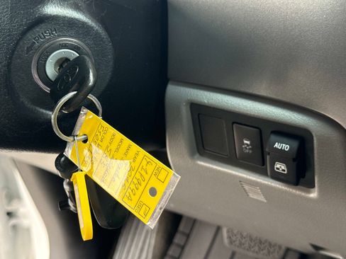 Used 2015 Toyota Sequoia SR5 image 28