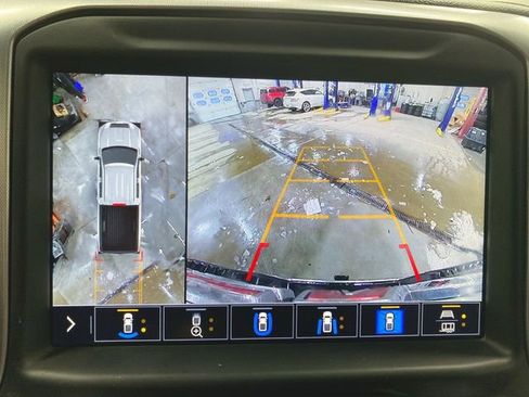 Used 2023 GMC Sierra 2500 SLT w/ SLT Premium Package image 15