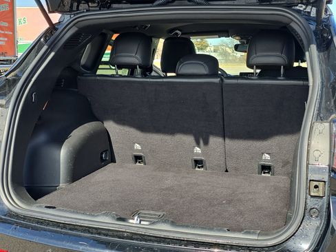 Used 2024 Jeep Compass Trailhawk image 20