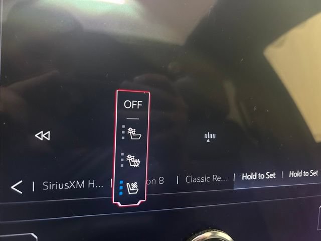 Used 2025 GMC Yukon AT4 AWD/4WD image 29