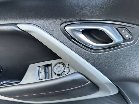 Used 2018 Chevrolet Camaro SS image 11