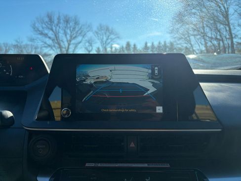 Used 2025 Toyota Prius LE image 17