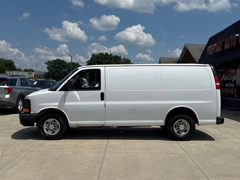 Used 2013 Chevrolet Express 2500 RWD image 3