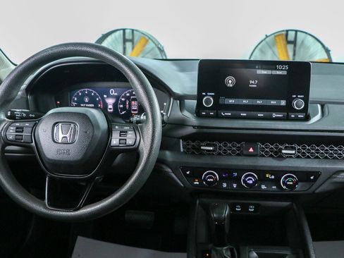 Used 2023 Honda Accord EX image 17