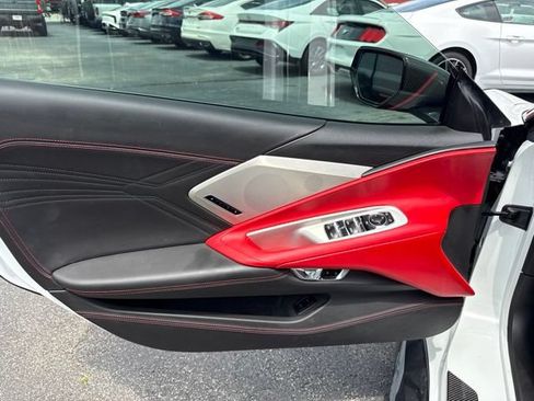 Used 2025 Chevrolet Corvette Z06 RWD image 13