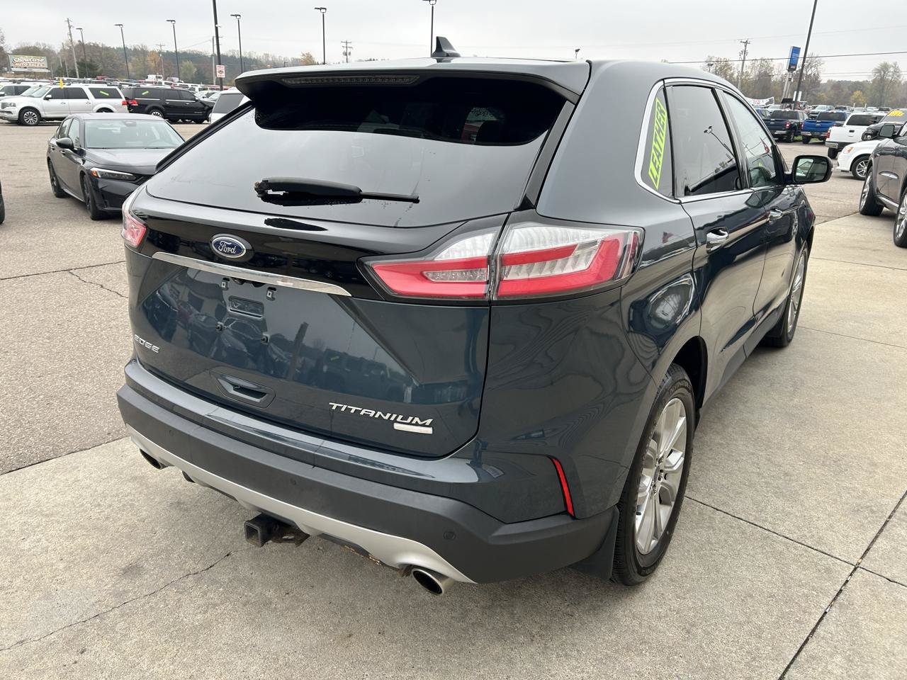 Used 2019 Ford Edge Titanium w/ Cold Weather Package AWD/4WD image 5