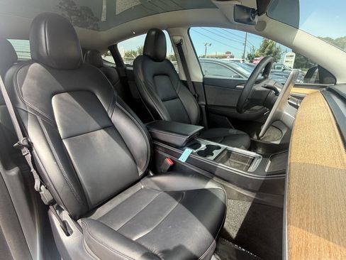 Used 2024 Tesla Model Y Long Range RWD image 25