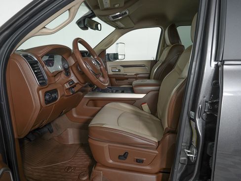 Used 2022 RAM 3500 Laramie image 13